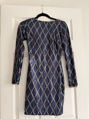 Dress The Population Navy & Gold Sequin Long-Sleeve Sheath Dress